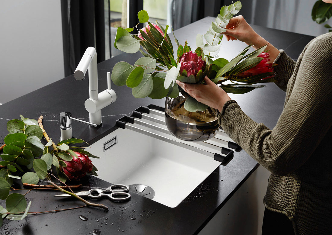 Blanco Subline Single Bowl Sink & LINUS-S Pull-Out Mixer White SUBLINE500UWK5 + LINUSSW