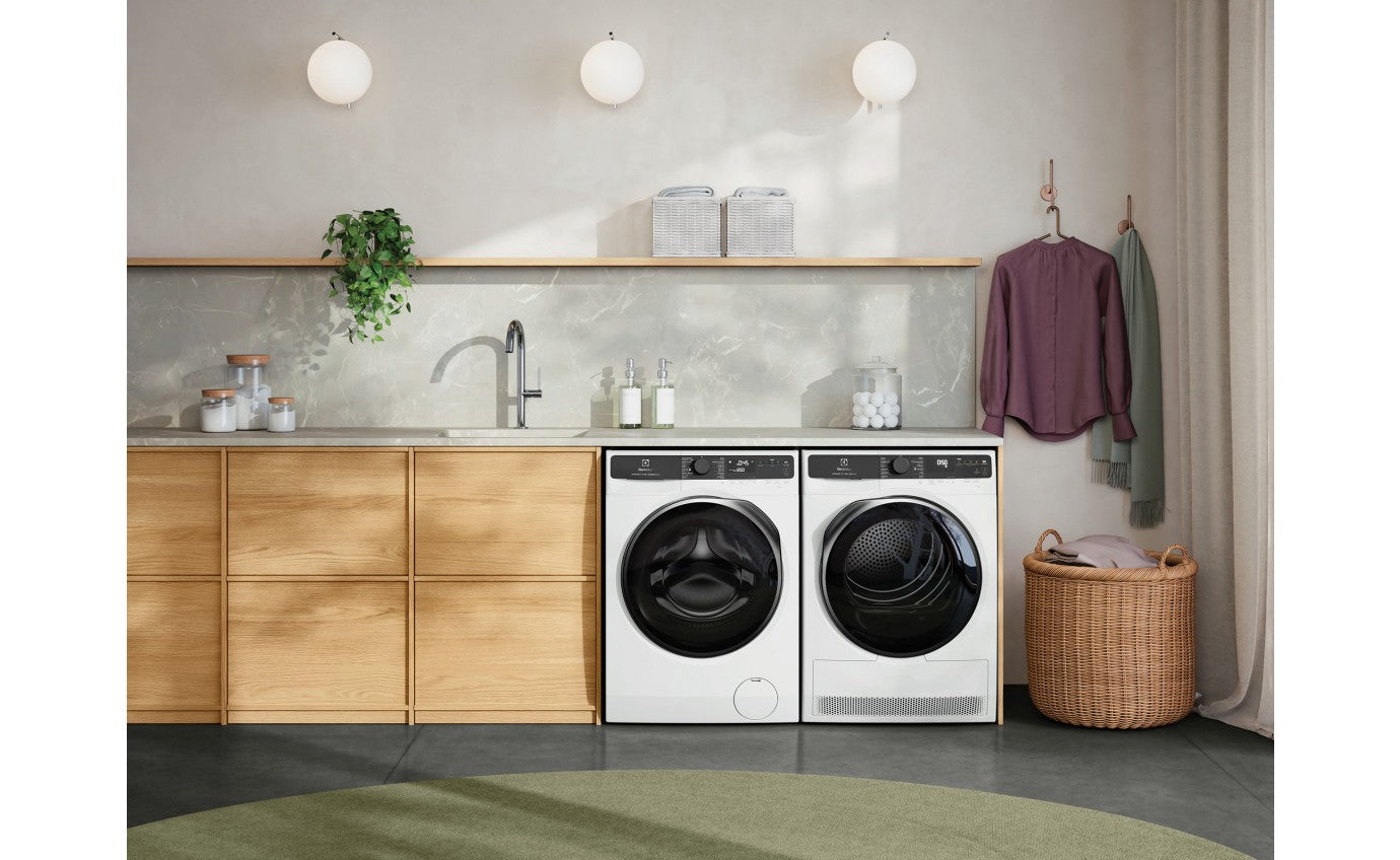 Electrolux 10kg UltimateCare 700 Front Load Washing Machine EWF1043R7WC