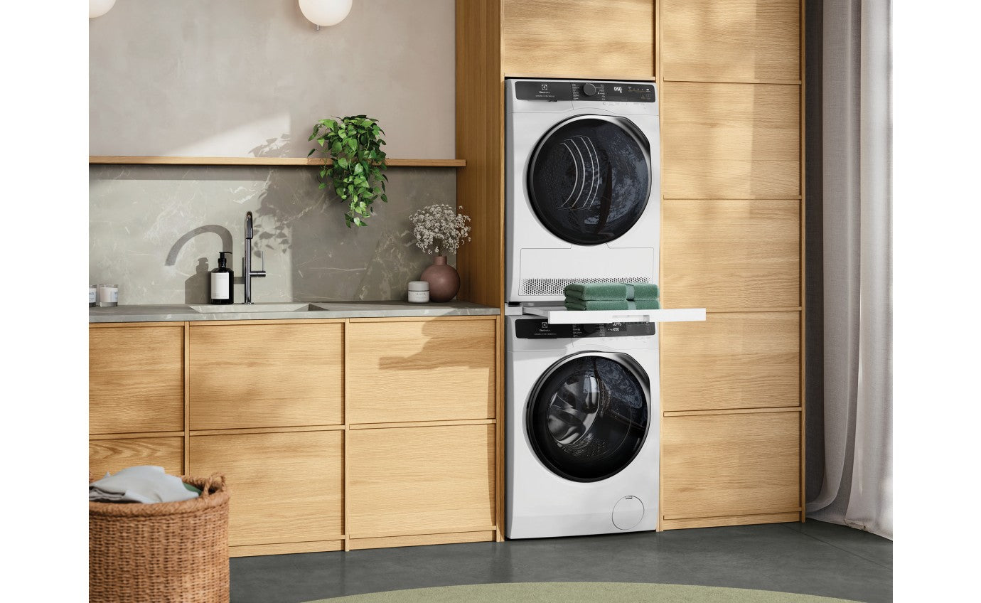 Electrolux 10kg UltimateCare 700 Front Load Washing Machine EWF1043R7WC