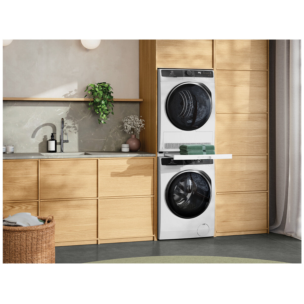 Electrolux 9kg UltimateCare 700 Front Load Washing Machine EWF9043R7WC