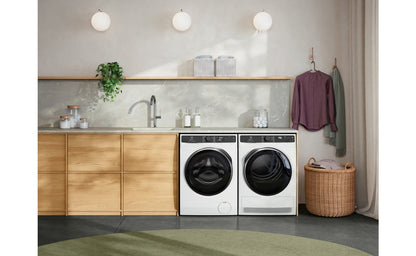 Electrolux 10kg UltimateCare 700 Front Load Washing Machine EWF1043R7WC