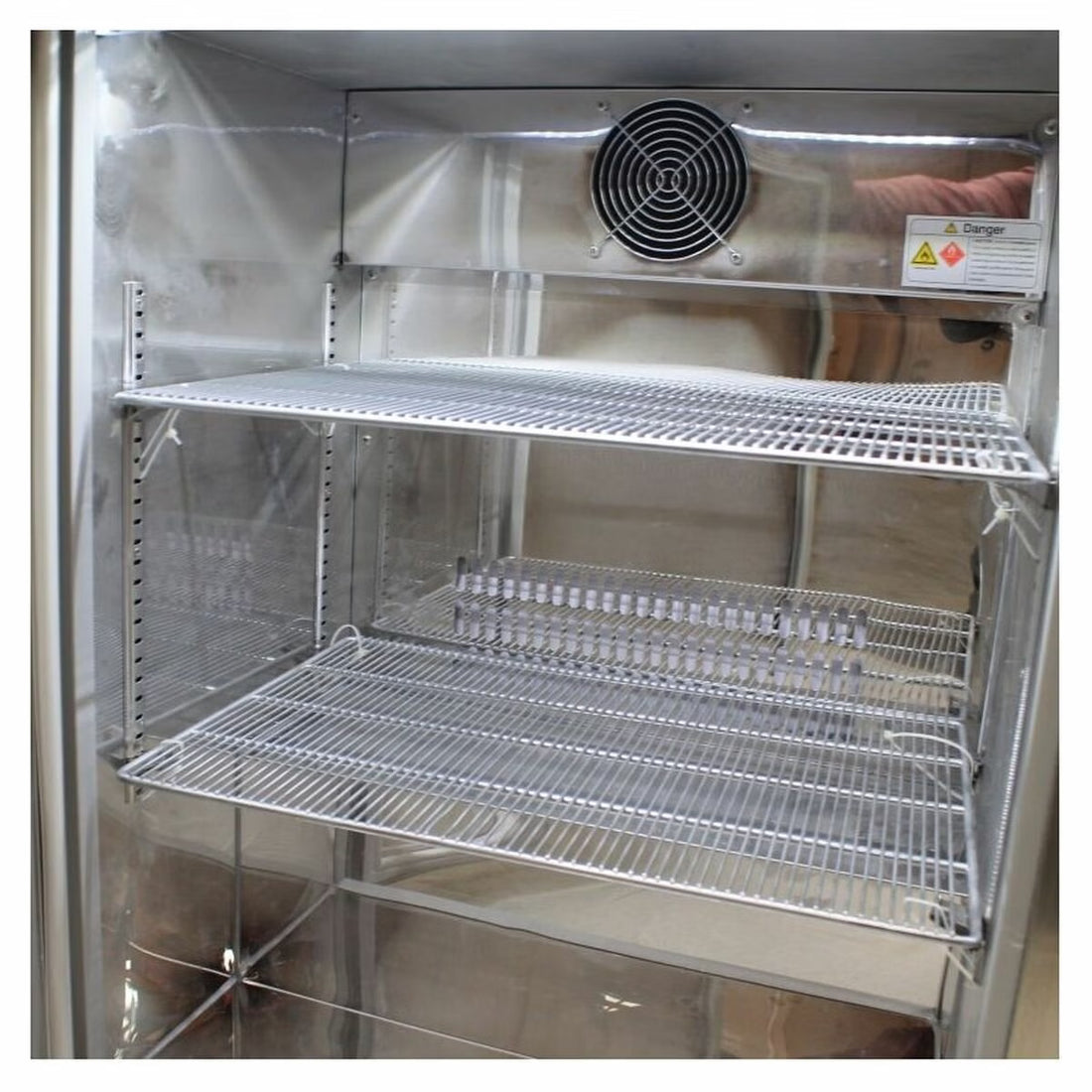 Rhino 129L Solid Door Bar Fridge SG1L-SD (Ex-Display)